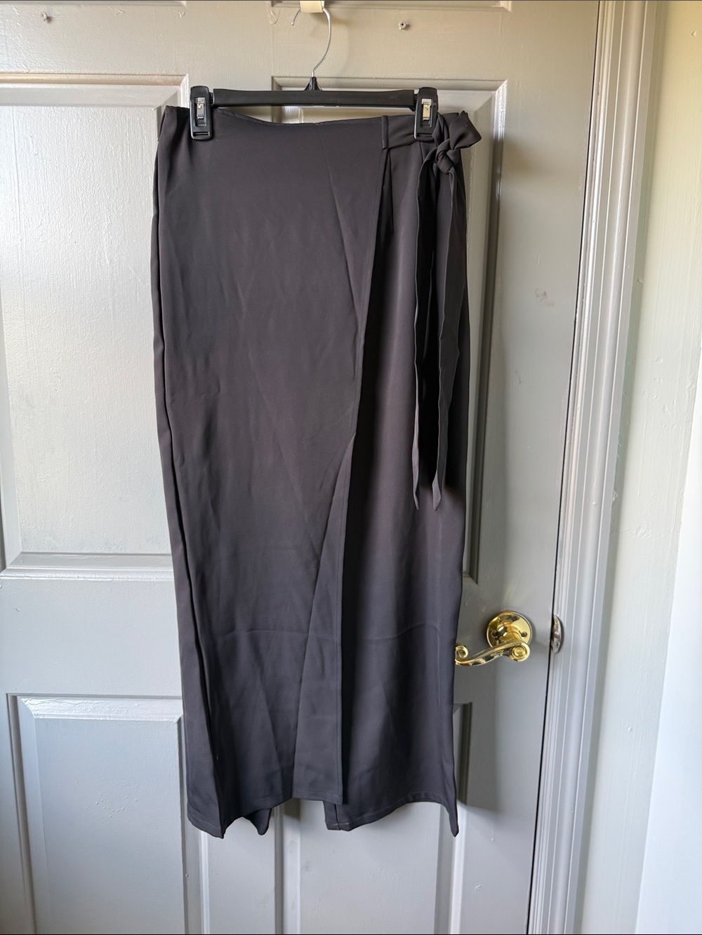 HALARA Black Wide-Leg Wrap Pants with Side Tie Detail